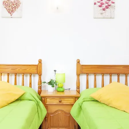 Yourhouse Cimbell I, II Apartments * 阿尔库迪亚港