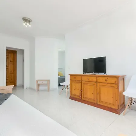 Yourhouse Cimbell I, II Apartments * 阿尔库迪亚港